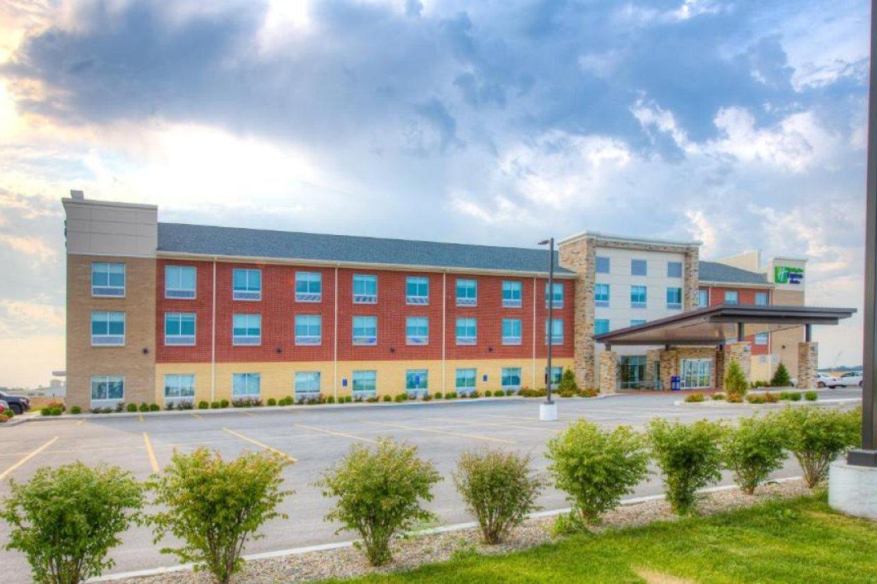 Holiday Inn Express & Suites - Remington By Ihg Εξωτερικό φωτογραφία
